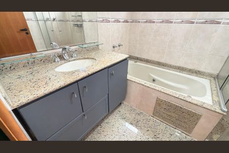 Apartamento para alugar com 127m², 3 quartos e 3 vagas