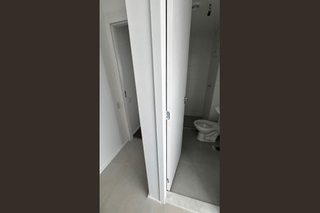 Banheiro de apartamento à venda com 3 quartos, 72m² em Jardim Atlantico, Goiânia