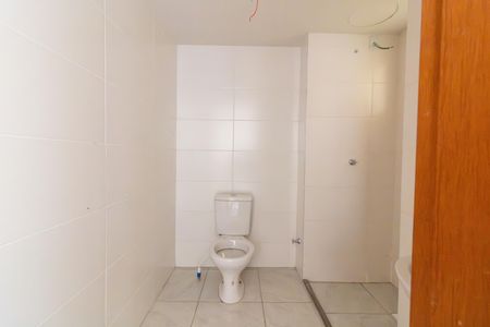 Banheiro de apartamento para alugar com 1 quarto, 45m² em Hípica, Porto Alegre
