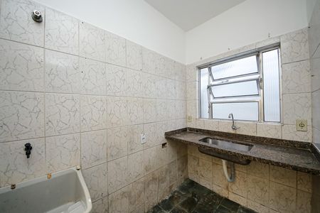 Casa para alugar com 37m², 1 quarto e sem vaga