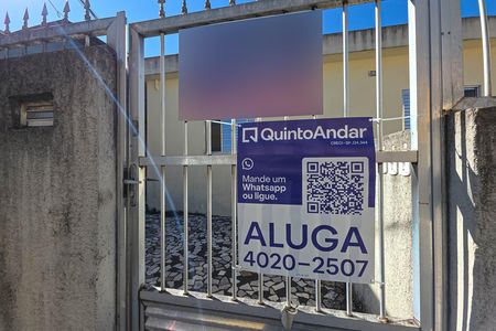 Casa para alugar com 37m², 1 quarto e sem vaga