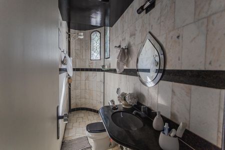 Banheiro Social no 3° Pavimento de casa à venda com 4 quartos, 375m² em São Lucas, Belo Horizonte