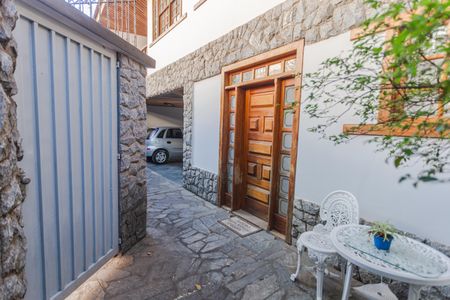 Entrada de casa à venda com 4 quartos, 375m² em São Lucas, Belo Horizonte