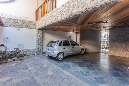 Garagem de casa à venda com 4 quartos, 375m² em São Lucas, Belo Horizonte
