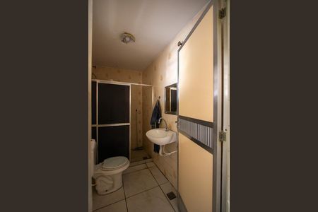 Banheiro de casa para alugar com 3 quartos, 70m² em Vila Iara, São Gonçalo