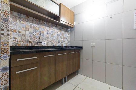 Cozinha e Área de Serviço de apartamento para alugar com 2 quartos, 47m² em Vila Silvia, São Paulo