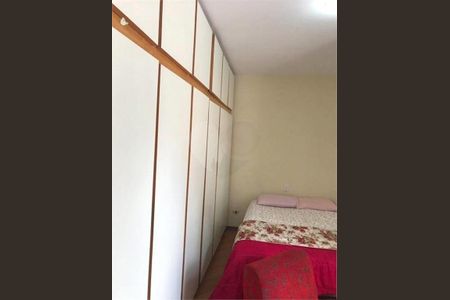 Casa à venda com 4 quartos, 202m² em Cidade Domitila, São Paulo