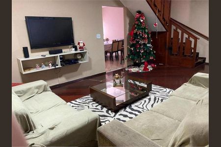 Casa à venda com 4 quartos, 202m² em Cidade Domitila, São Paulo