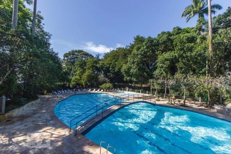 Studio para alugar com 32m², 1 quarto e 1 vaga Studio para alugar com 32m², 1 quarto e 1 vagaÁrea Comum - Piscina