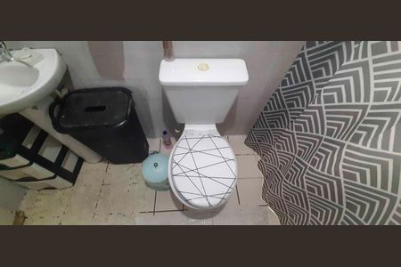 Banheiro de apartamento à venda com 2 quartos, 56m² em Bandeiras, Osasco