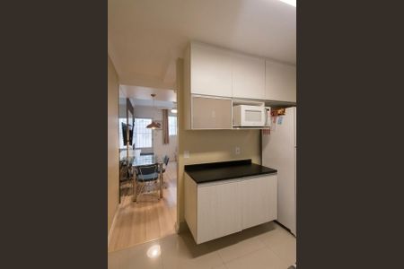 Cozinha de casa de condomínio à venda com 2 quartos, 95m² em Baronesa, Osasco