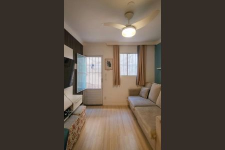 Sala de casa de condomínio à venda com 2 quartos, 95m² em Baronesa, Osasco