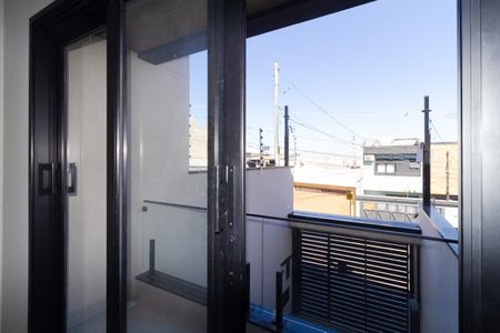 Sacada de casa à venda com 3 quartos, 160m² em Parque São Lucas, São Paulo
