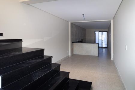 Sala de casa à venda com 3 quartos, 160m² em Parque São Lucas, São Paulo