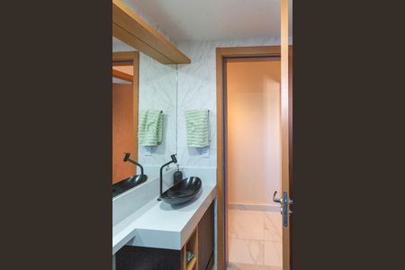 Apartamento à venda com 70m², 2 quartos e 1 vaga Apartamento à venda com 70m², 2 quartos e 1 vagaBanheiro