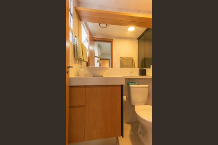 Apartamento à venda com 70m², 2 quartos e 1 vaga Apartamento à venda com 70m², 2 quartos e 1 vagaBanheiro da Suíte