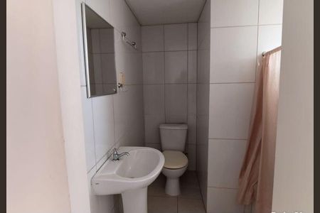 Banheiro 1 de apartamento para alugar com 2 quartos, 38m² em Menino Deus, Porto Alegre