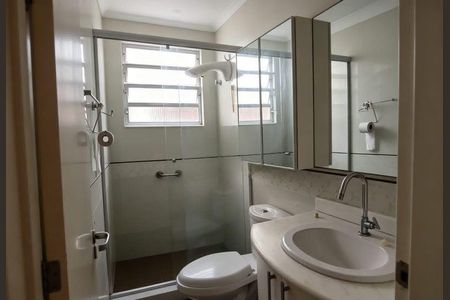 Banheiro 2 de apartamento para alugar com 2 quartos, 38m² em Menino Deus, Porto Alegre