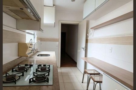 Cozinha de apartamento para alugar com 2 quartos, 38m² em Menino Deus, Porto Alegre