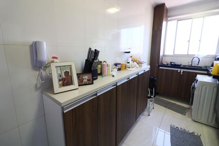Cozinha e Área de Serviço de apartamento para alugar com 2 quartos, 55m² em Jardim Roberto, Osasco