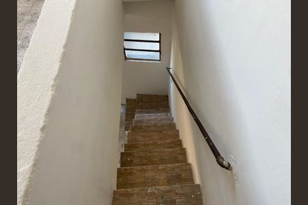 Corredor de kitnet/studio para alugar com 1 quarto, 36m² em Cavalcanti, Rio de Janeiro