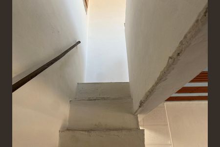 Corredor de kitnet/studio para alugar com 1 quarto, 36m² em Cavalcanti, Rio de Janeiro