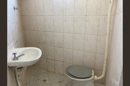 Studio para alugar com 36m², 1 quarto e sem vaga Studio para alugar com 36m², 1 quarto e sem vagaBanheiro