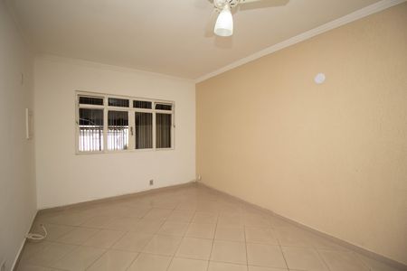 Sala de casa para alugar com 2 quartos, 140m² em Jardim Santo Elias, São Paulo