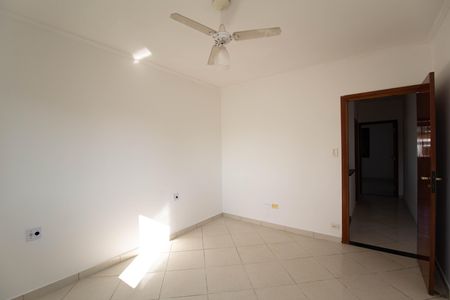 Quarto 1 de casa para alugar com 2 quartos, 140m² em Jardim Santo Elias, São Paulo