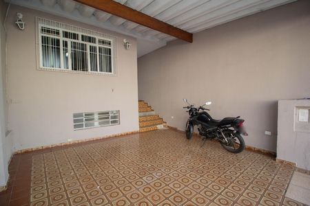 Garagem de casa para alugar com 2 quartos, 140m² em Jardim Santo Elias, São Paulo