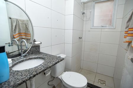 Banheiro de apartamento para alugar com 2 quartos, 54m² em Santa Isabel, Viamão