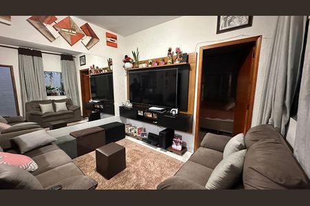 Casa para alugar com 2 quartos, 108m² em Vila Santana, São Paulo