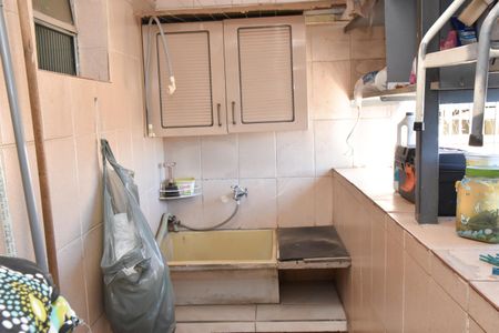 Casa à venda com 220m², 5 quartos e 1 vaga Casa à venda com 220m², 5 quartos e 1 vagaarea servico casa 1