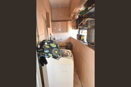 Casa à venda com 220m², 5 quartos e 1 vaga Casa à venda com 220m², 5 quartos e 1 vagaarea servico casa 1