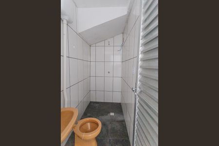 Studio para alugar com 65m², 2 quartos e sem vaga Studio para alugar com 65m², 2 quartos e sem vagaBanheiro social