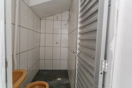 Banheiro social de kitnet/studio para alugar com 2 quartos, 65m² em Aparecida, Belo Horizonte