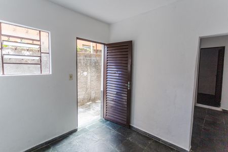 Studio para alugar com 65m², 2 quartos e sem vaga Studio para alugar com 65m², 2 quartos e sem vagaSala