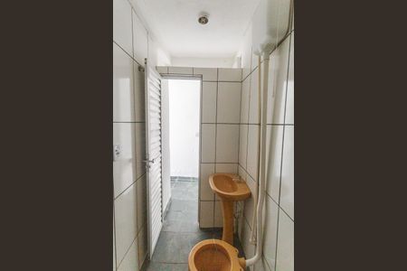 Studio para alugar com 65m², 2 quartos e sem vaga Studio para alugar com 65m², 2 quartos e sem vagaBanheiro social