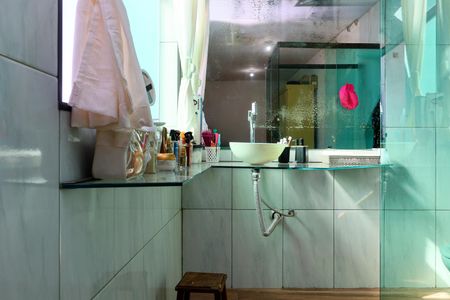 Suíte de apartamento à venda com 2 quartos, 200m² em Jardim Oliveiras, Taboão da Serra