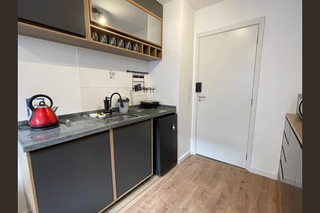 Cozinha de apartamento para alugar com 1 quarto, 25m² em Butantã, São Paulo