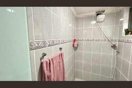 Banheiro de apartamento à venda com 2 quartos, 53m² em Jardim Flor da Montanha, Guarulhos