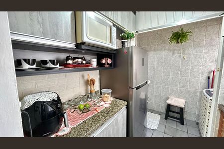 Cozinha de apartamento à venda com 2 quartos, 53m² em Jardim Flor da Montanha, Guarulhos