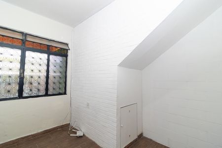 Quarto 1 de casa para alugar com 2 quartos, 55m² em Bangu, Rio de Janeiro