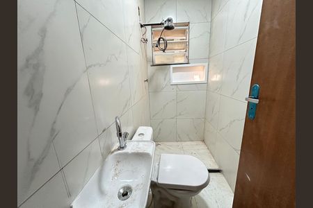 Banheiro de apartamento para alugar com 2 quartos, 50m² em Quintino Bocaiúva, Rio de Janeiro