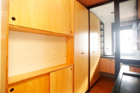 Apartamento à venda com 56m², 1 quarto e 1 vagaCozinha + Área de Serviço