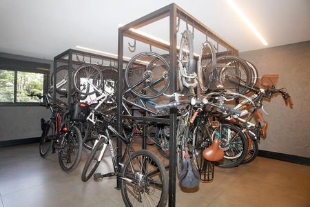 Área Comum - Bicicletário de apartamento para alugar com 1 quarto, 56m² em Santana, Porto Alegre