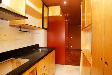 Apartamento à venda com 56m², 1 quarto e 1 vagaCozinha + Área de Serviço