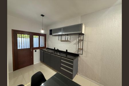 Cozinha de casa para alugar com 2 quartos, 55m² em Loteamento Jardim Timbaúva, Gravataí