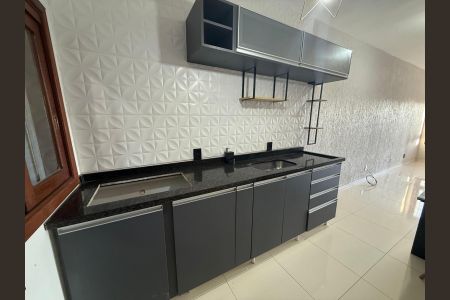 Cozinha de casa para alugar com 2 quartos, 55m² em Loteamento Jardim Timbaúva, Gravataí