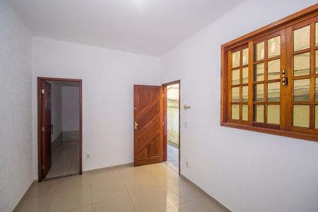 Casa para alugar com 210m², 3 quartos e 1 vaga Casa para alugar com 210m², 3 quartos e 1 vagaSala